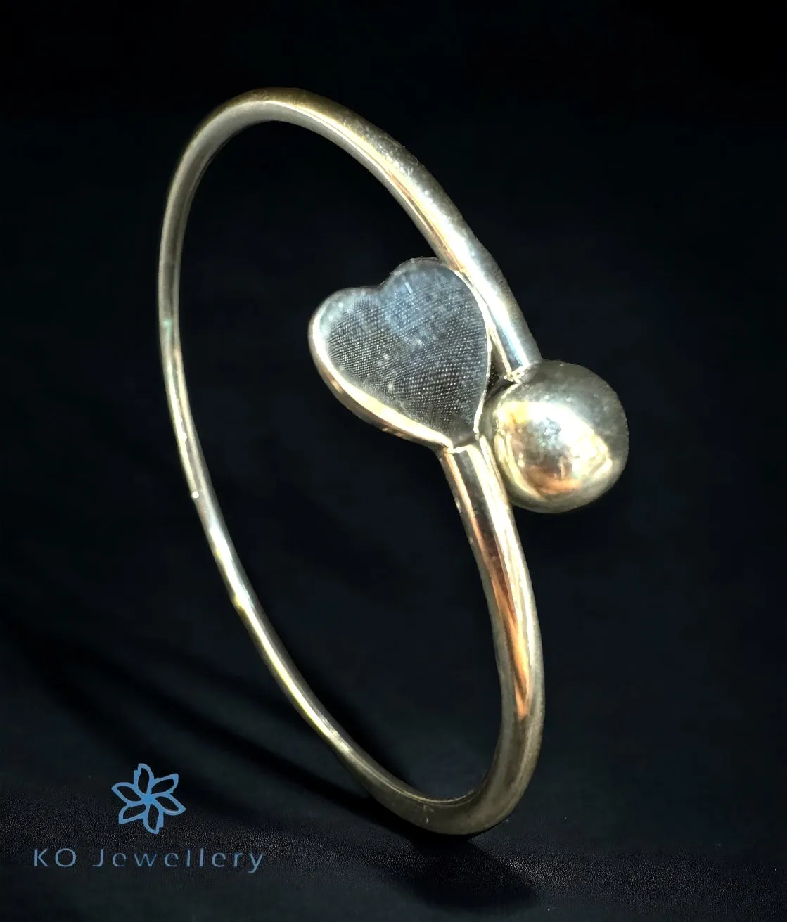 The Single Heart Silver Flexible Open Bracelet